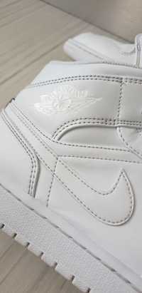 Nike Air Jordan1 Retro Tripple White / 43/27.5 UK 8.5 US 9.5 ОРИГИНАЛ!