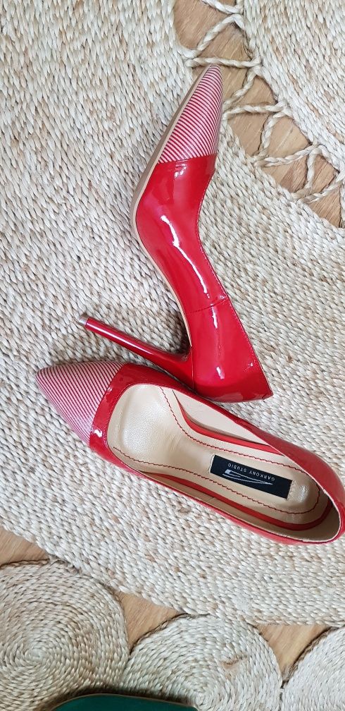 Pantofi piele naturală roșii