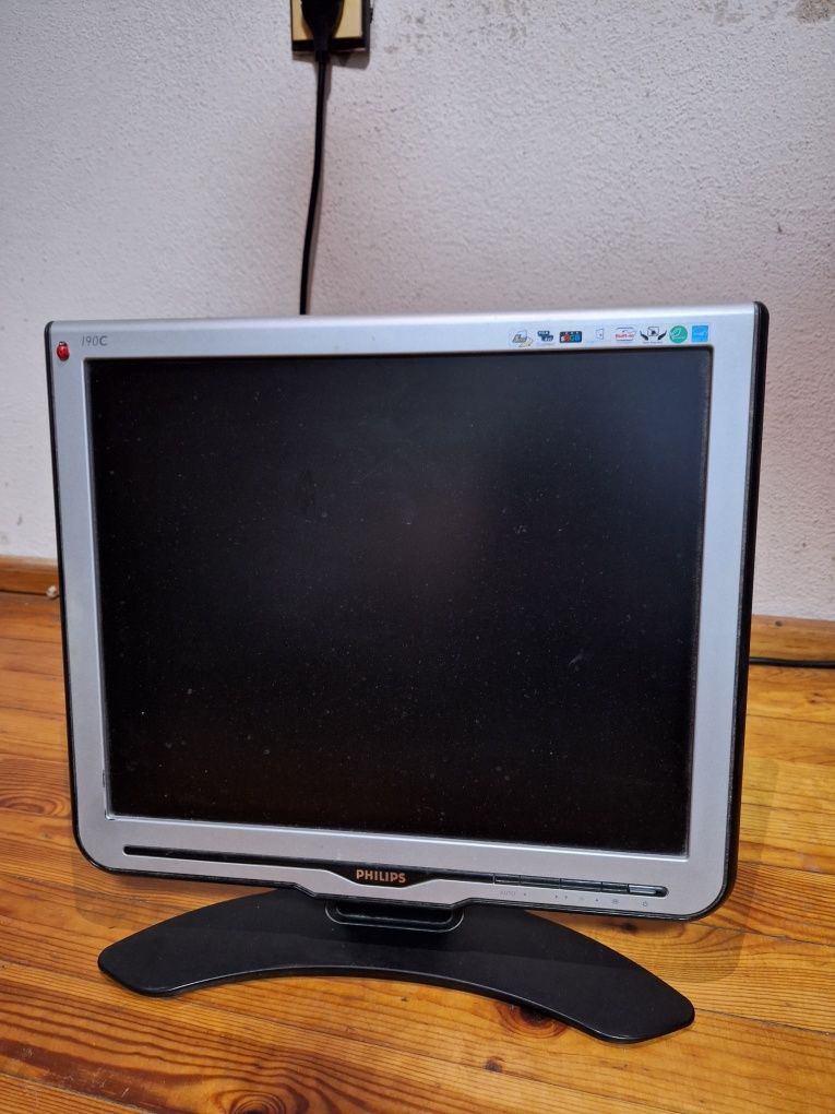 Acer Aspire M1600+ монитор 19' Philips