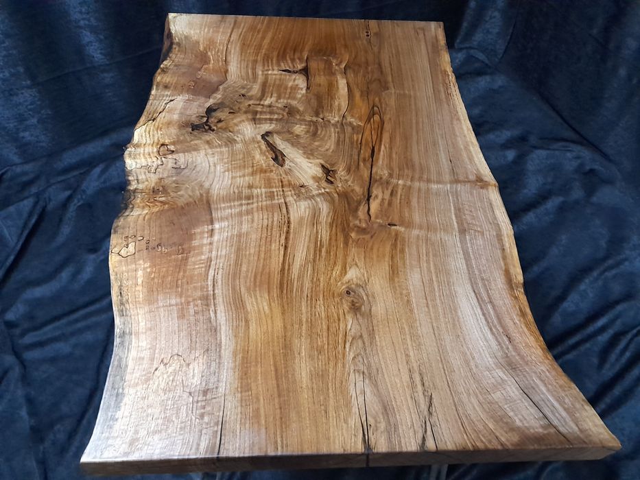 Дизайнерски маси и плотове от масив и епоксидна смола