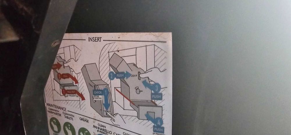 Продавам Кафеавтомат Philips Saeco Xsmall