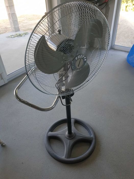 Ventilator pe picior Albatros