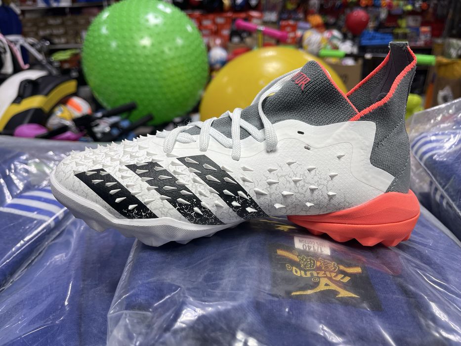 Сороконожки, футзалки,миники,бутсы.предатор,predator