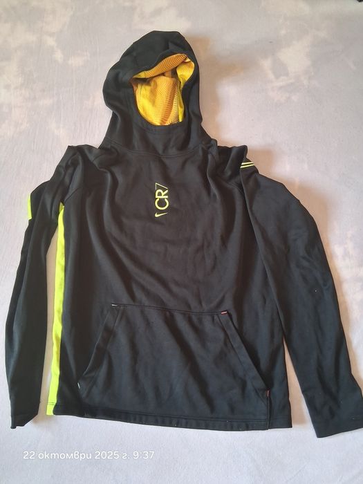 Дрешки Nike ,Adidas размер 158 - 164 см. всички за 20 лв.