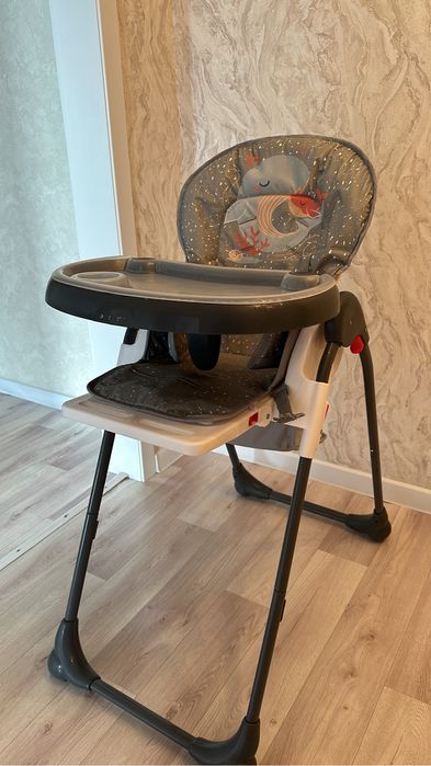 Продам стульчик для кормления.