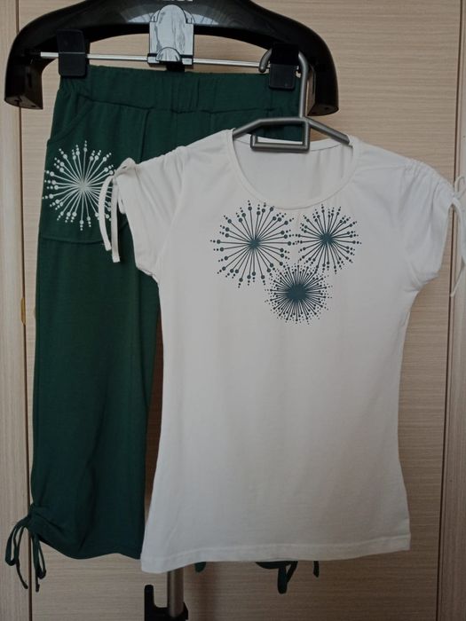 Продам комплект бриджи с футболкой