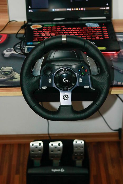 Vând volan de gaming Logitech G290 pentru PC si Xbox