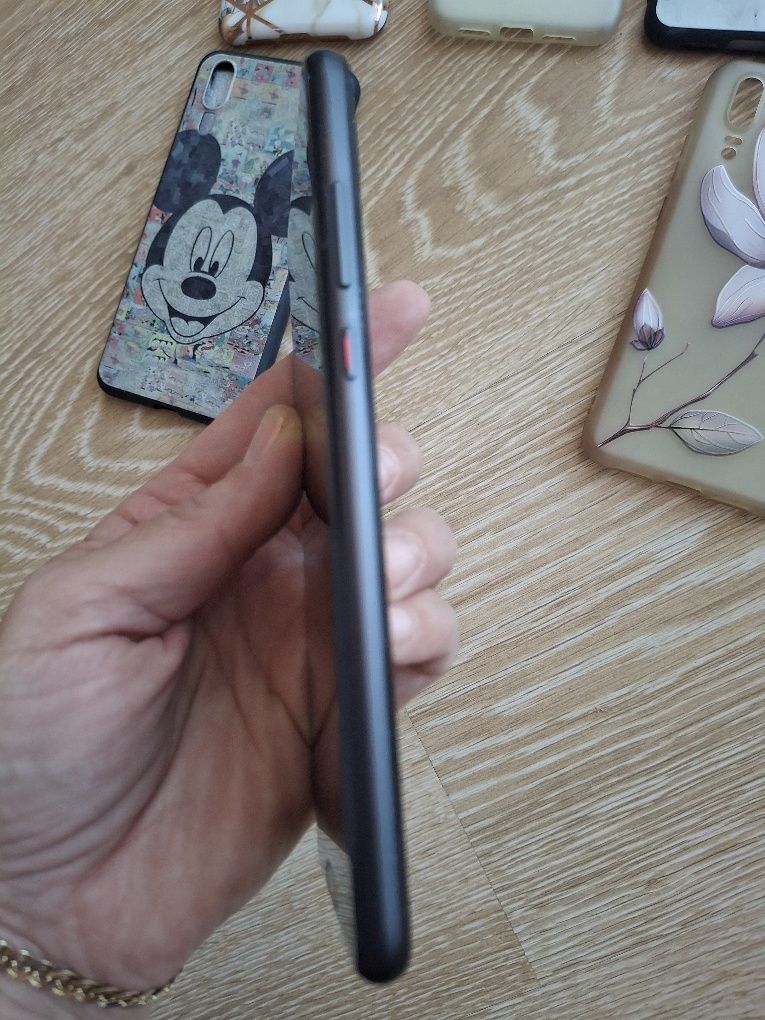Телефон Huawei P20