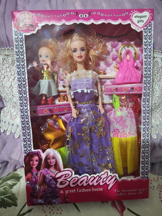 Продаю на бор Барби