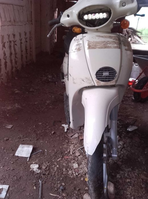 Vând scuter funcțional Aprilia scarabeo mai multe detalii an privat