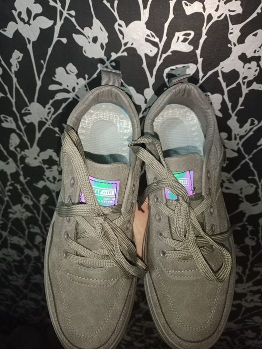 Мужские кроссовки