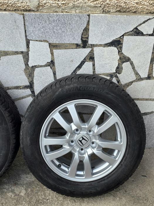 16" 5х114.3 оригинални джанти със зимни гуми 215/60/16 за Хонда Акорд