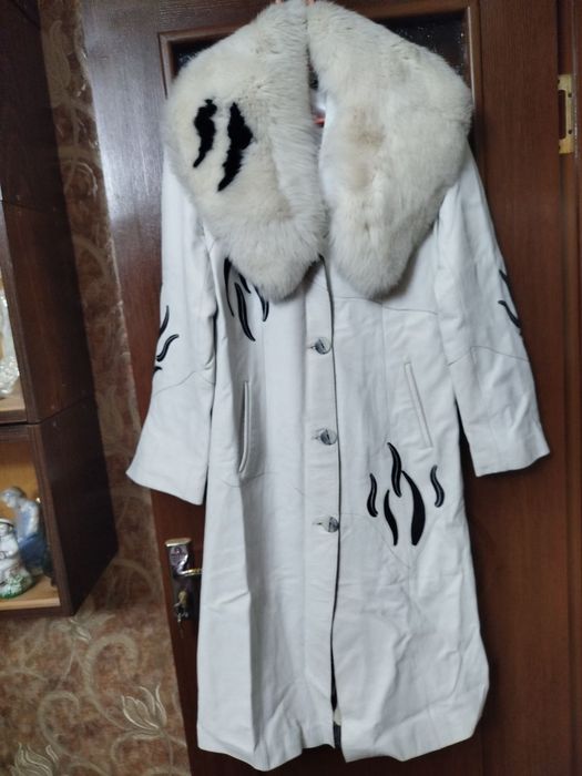 Кожаный плащ  пальто