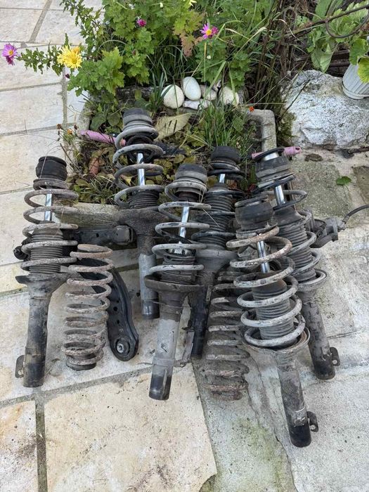 Амортисьори и пружини за голф 4