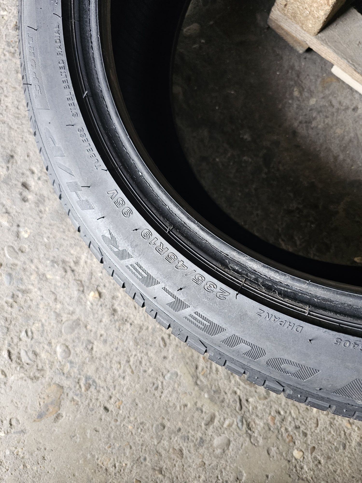 2 anvelope vara 235 45 19 Bridgestone