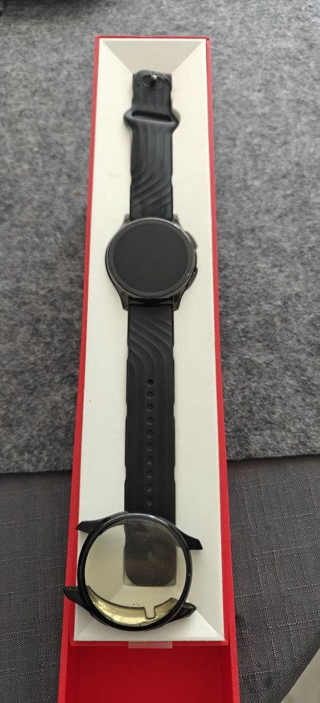 OnePlus Watch la cutie