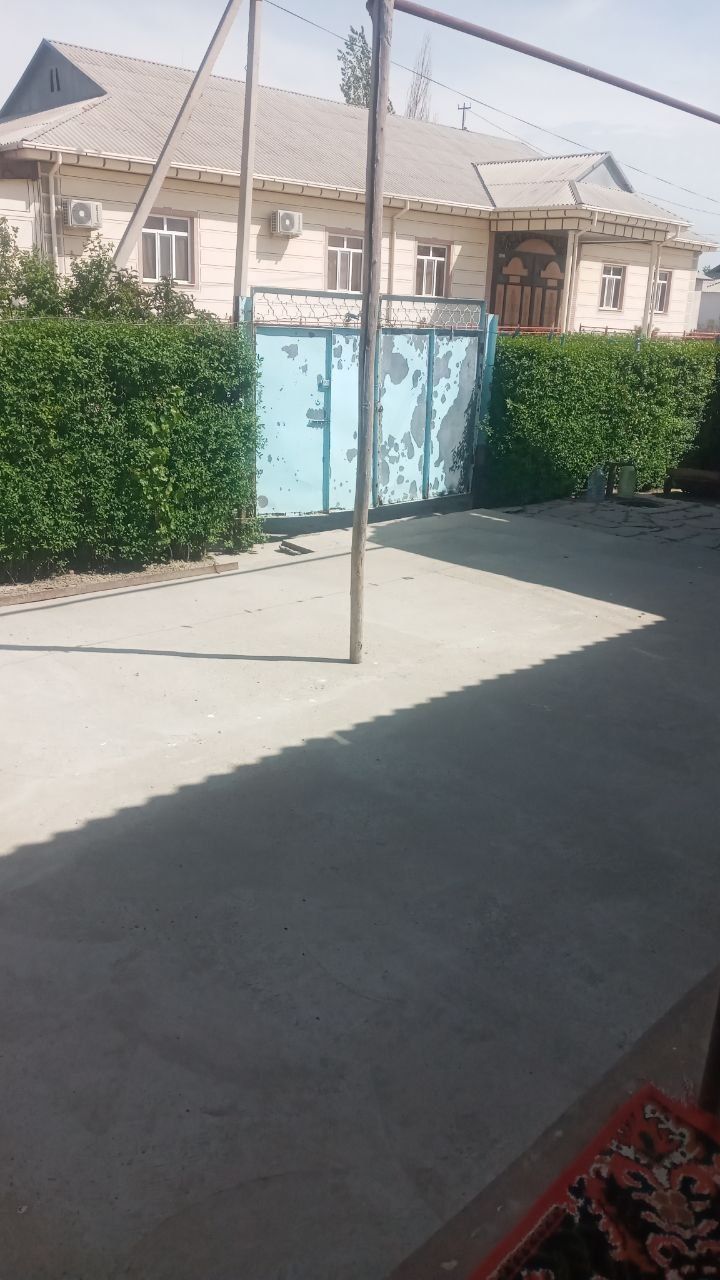 Uy sotiladi 9 sotix