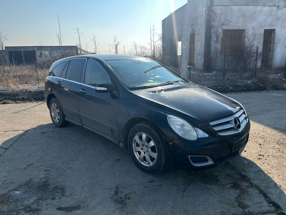 Dezmembrez mercedes r class