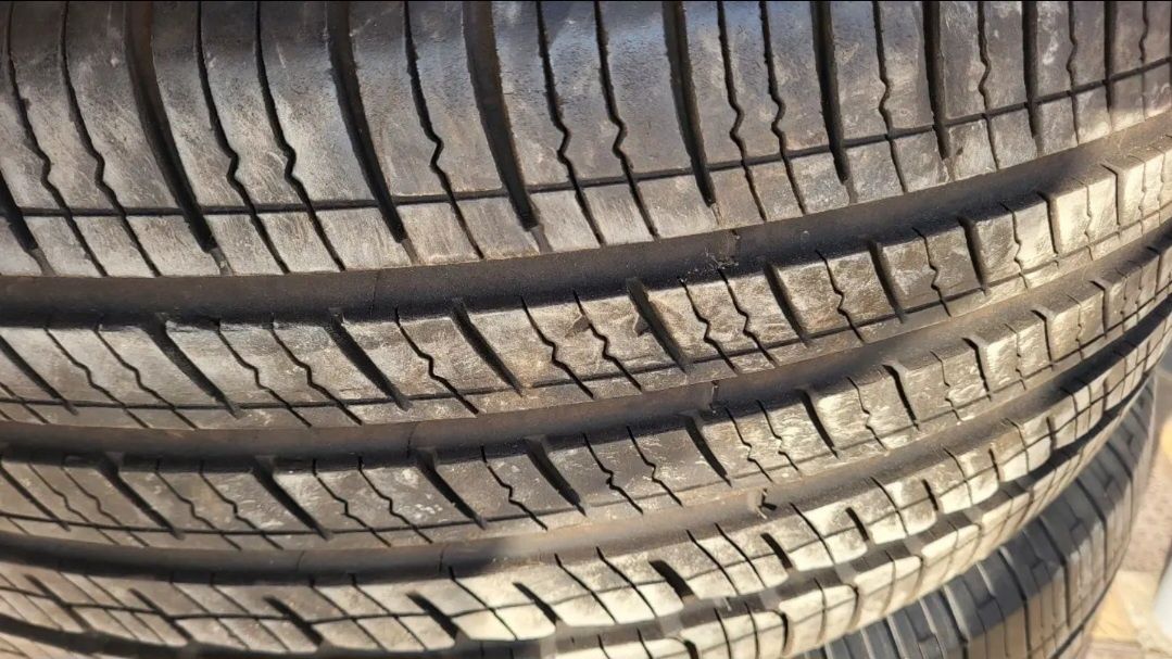 Продам шины  245 -50 - R20