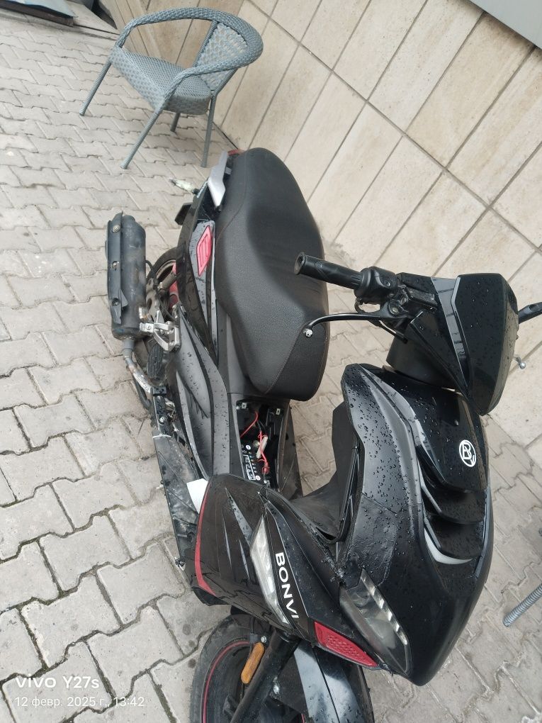 Skuter benzinli  xolati yaxshi mejigari bor
