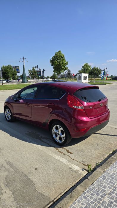 Ford fiesta   Titanium Magenta