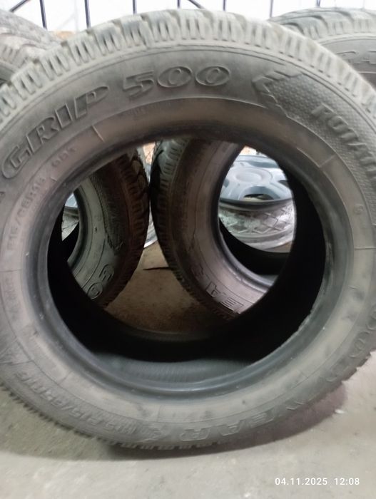 Продаю автошина 3 шт лепучка