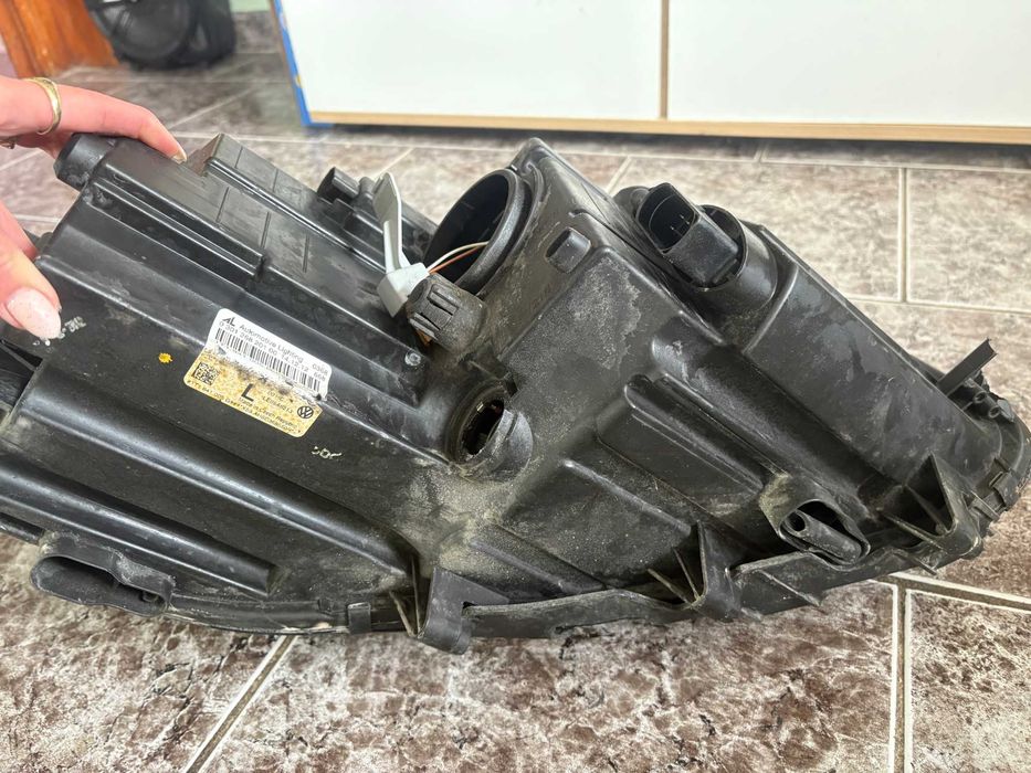 Ляв фар за VW Touran / Туаран 2012