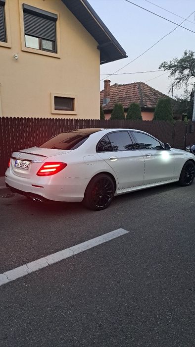 Mercedes E 350 w213 9g tronic AMG/BURMESTER/PANORAMIC/CONIAC/pret fix