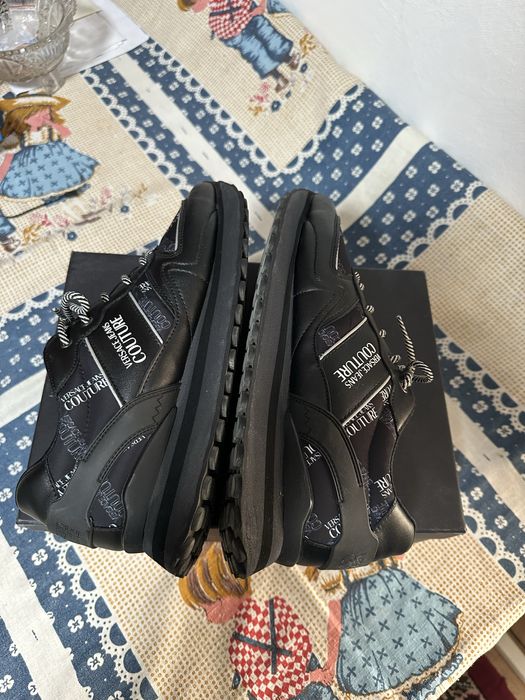 Adidasi versace in stare bună