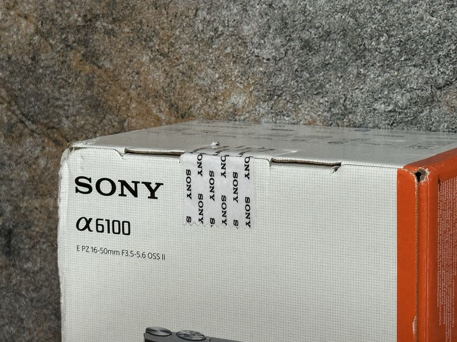 Sony Alpha A6100 Kit cu Obiectiv EPZ 16-50mm/ Nou, Sigilat