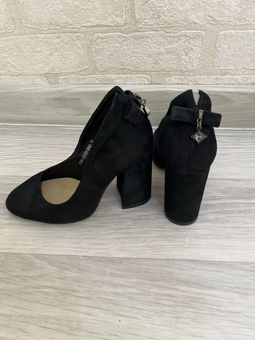 Замшевые туфли тёмно-синего цвета