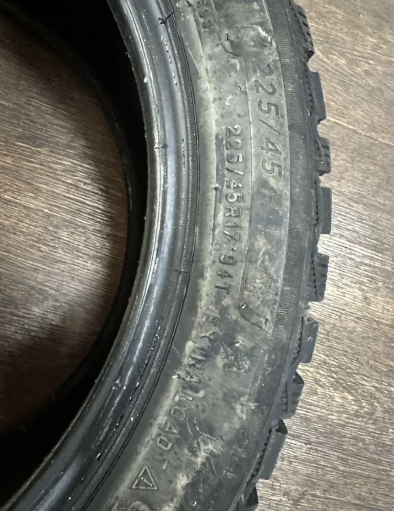 Резина MICHELIN X-Ice North 4 225/45 R17 94T с шипами