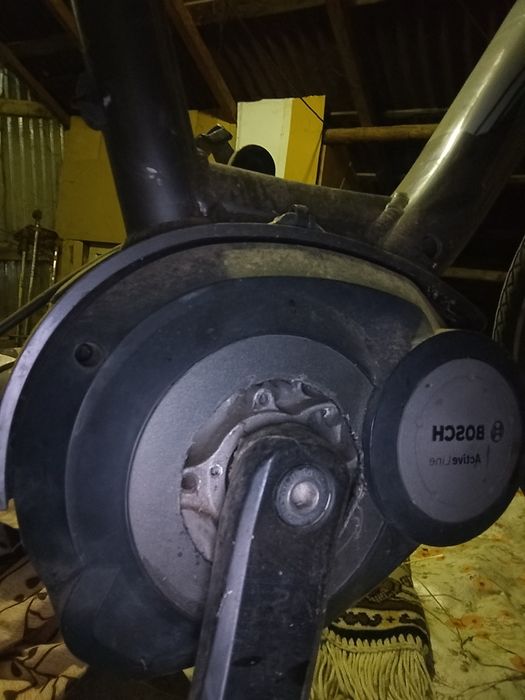 Bicicleta cu motor electric