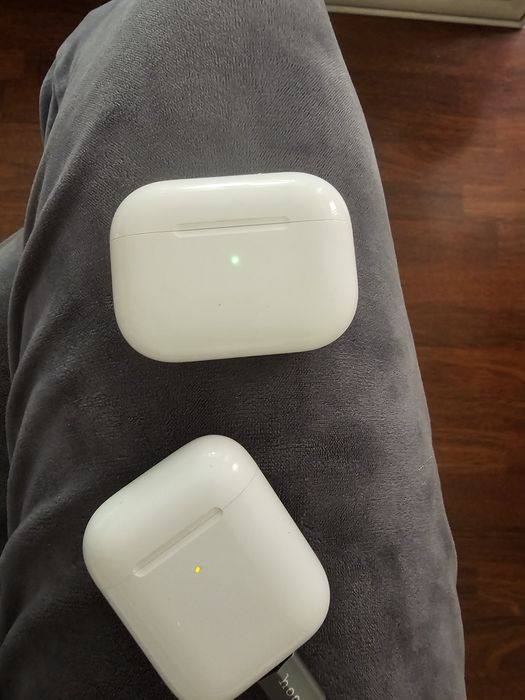 Оригинальные AirPods Pro + AirPods (можете починить или на запчасти)