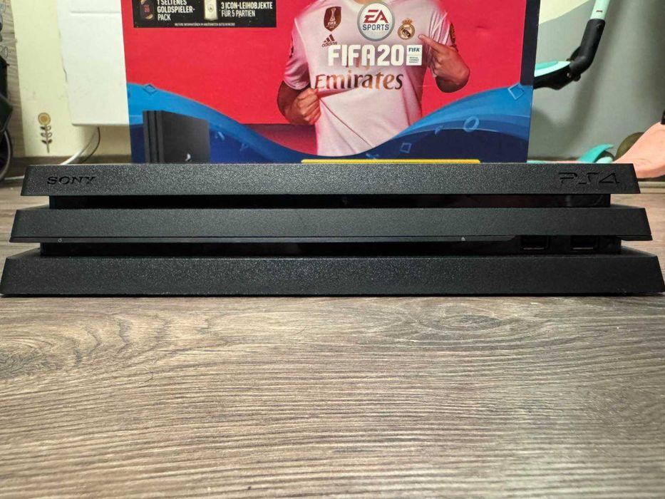 PS4 Pro с 2 контролера