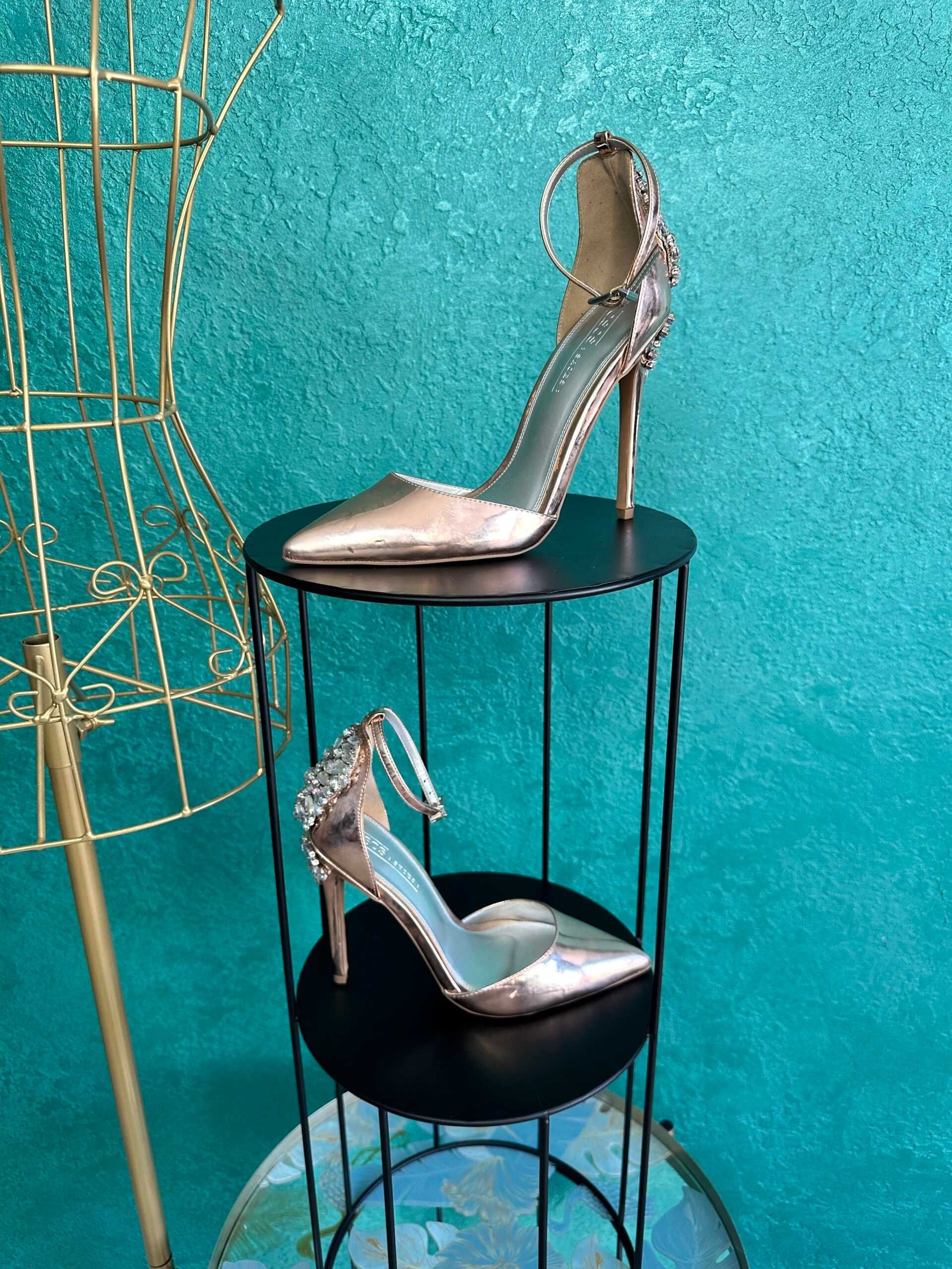 Pantof decupat rose, cu pietre argintii, marca Asos, mărimea 38