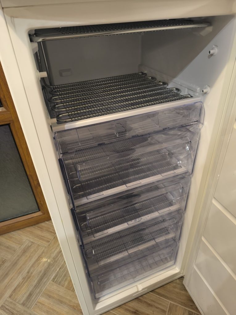 Фризер Zanussi FZ190