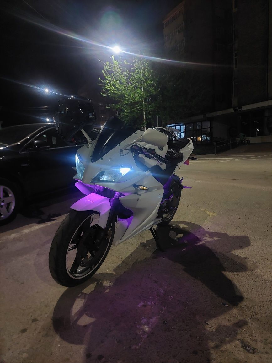 Vând Yamaha yzf r125