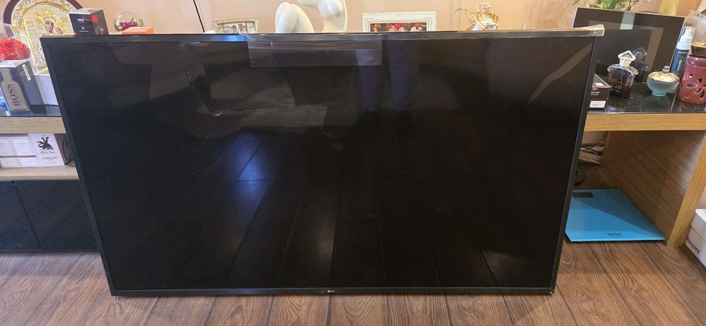 TV Smart LG 55'' -diagonala 138cm. - display spart.