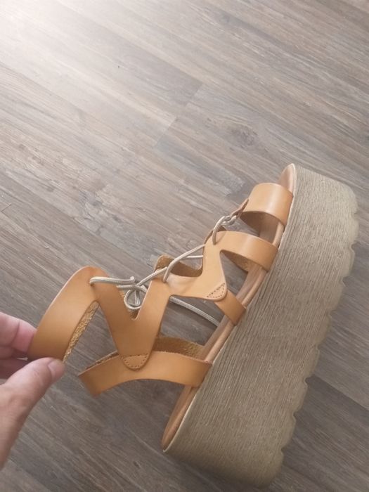 Sandale piele ,talpa inalta