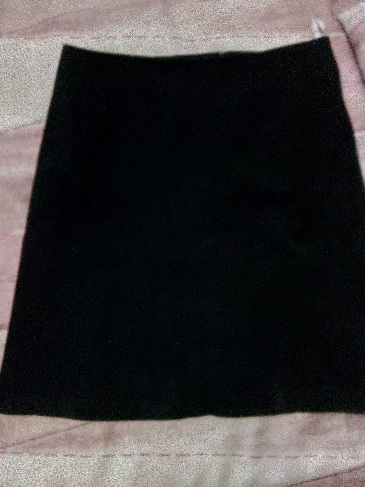 Продам костюм из мягкой ткани черного цвета