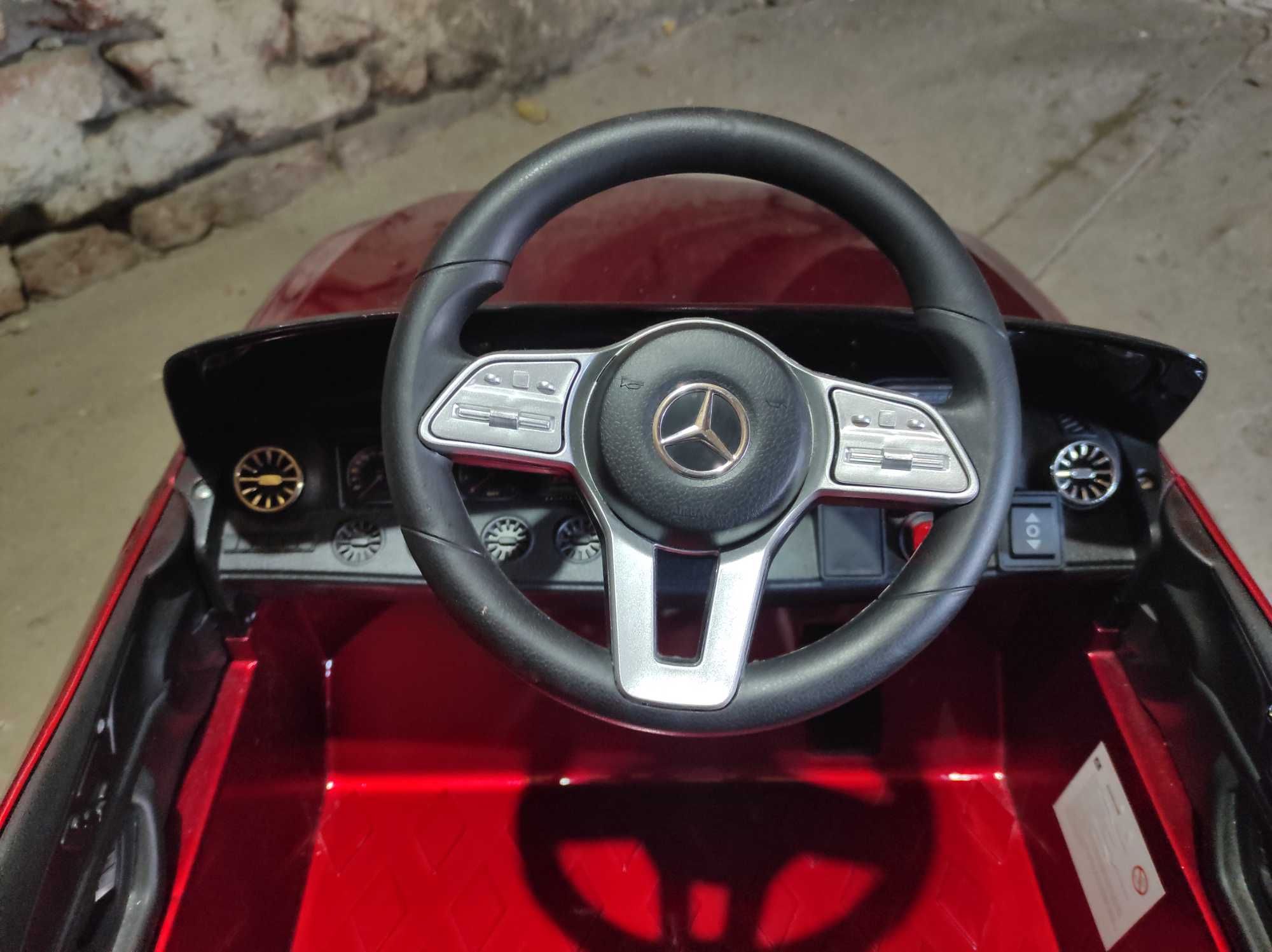 Детска електрическа кола Mercedes Benz CLS 350, червена, карана 5 пъти