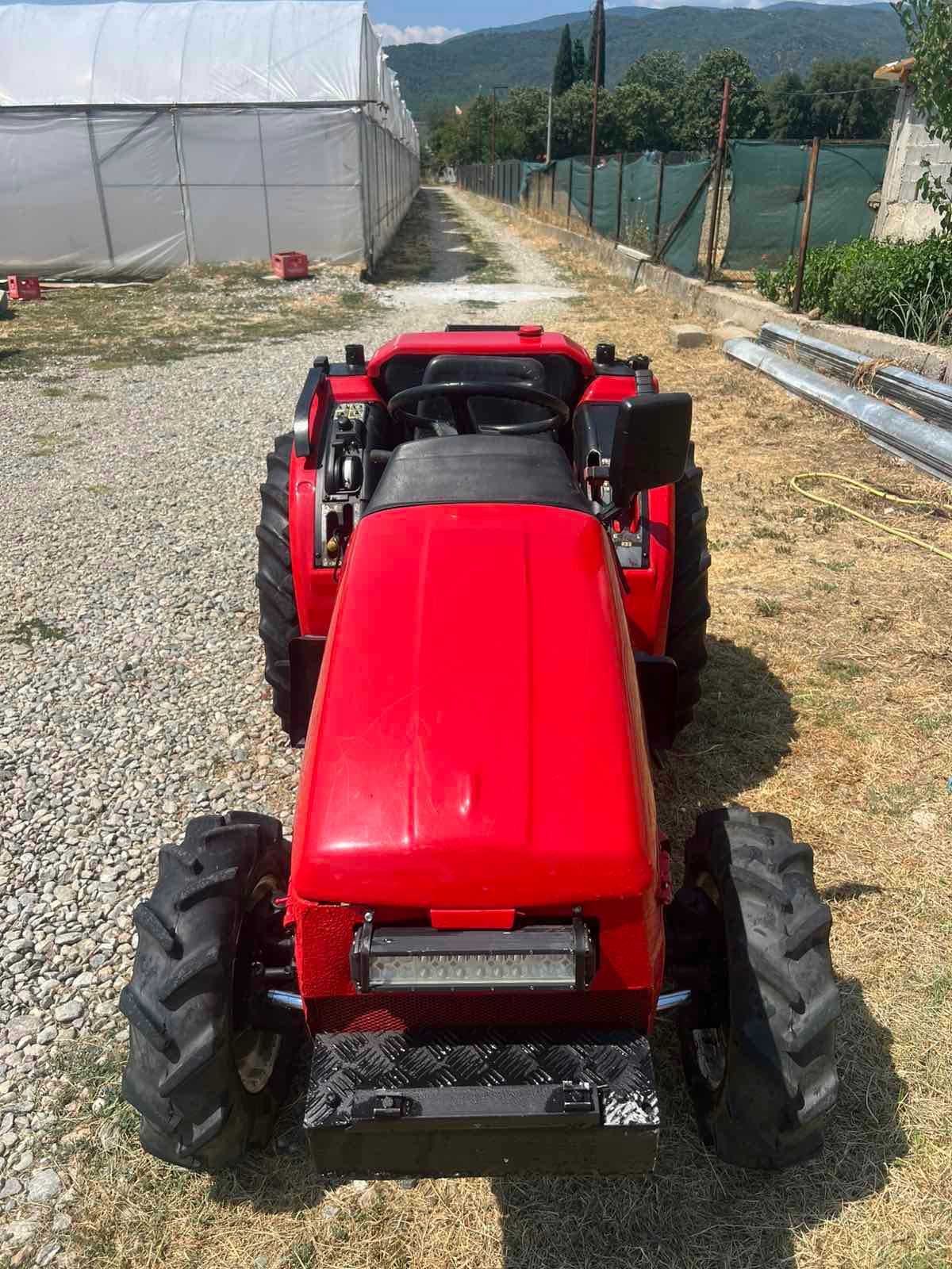 Трактор Mitsubishi