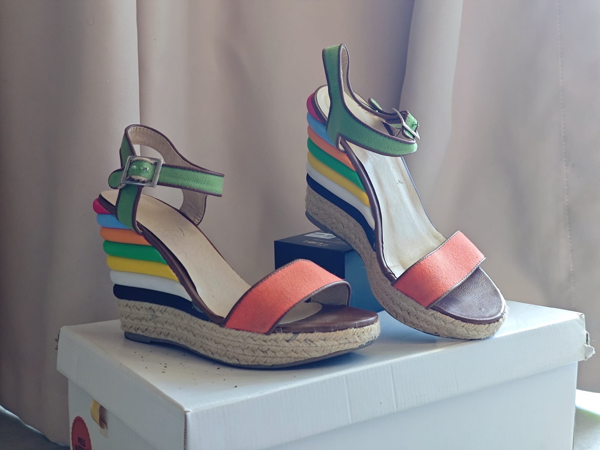 Sandale multicolore de vara cu platforma