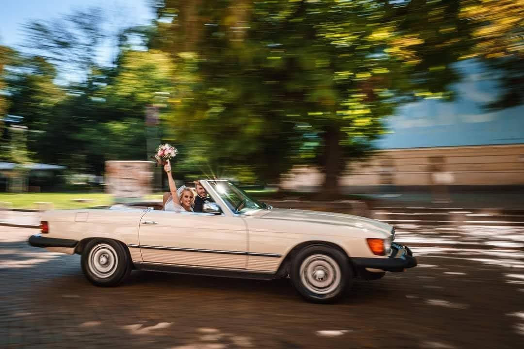 Ретро Автомобил кабриолет Mercedes Sl 380 и BMW e30 cabrio под наем