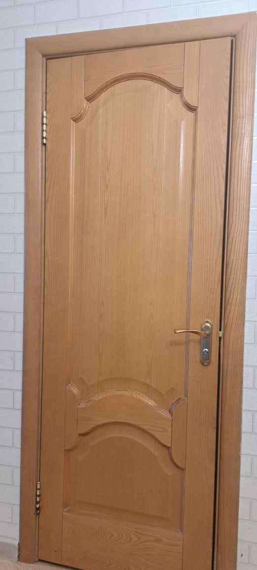 Продам двери с коробкой