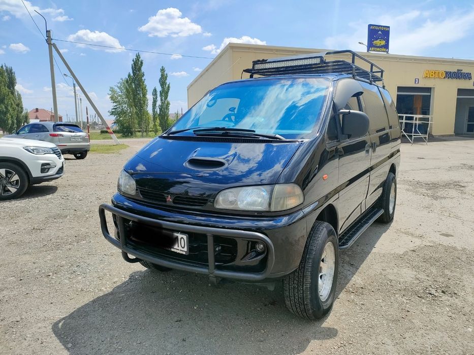 Продам на запчасти делику 3л на ходу