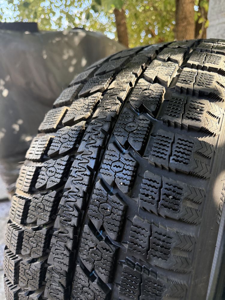 Зимни Гуми Toyo - 275/40R22