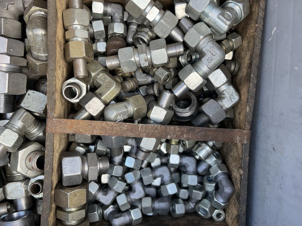 Stoc racorduri, nipluri, fitinguri, conectori metalici NOU
