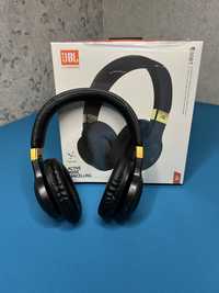 Продам Наушник беспроводной JBL Е55вт